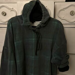 Torrid size 3 fleece comfy hoodie green plaid (22/24)